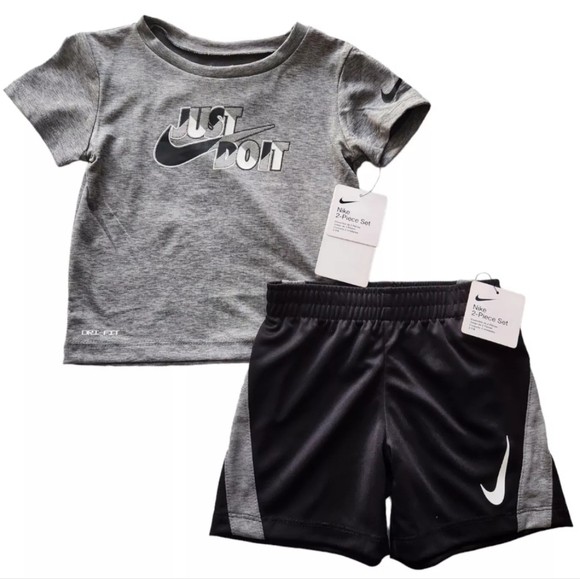 2 Piece Nike Athletic Outfit - Picture 1 of 3